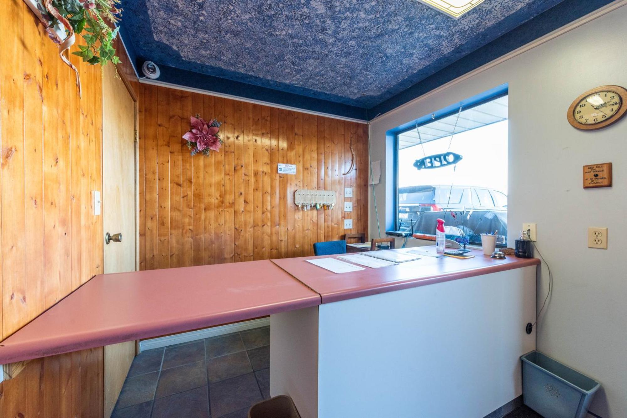 Blue Horse Motel Beiseker ภายนอก รูปภาพ