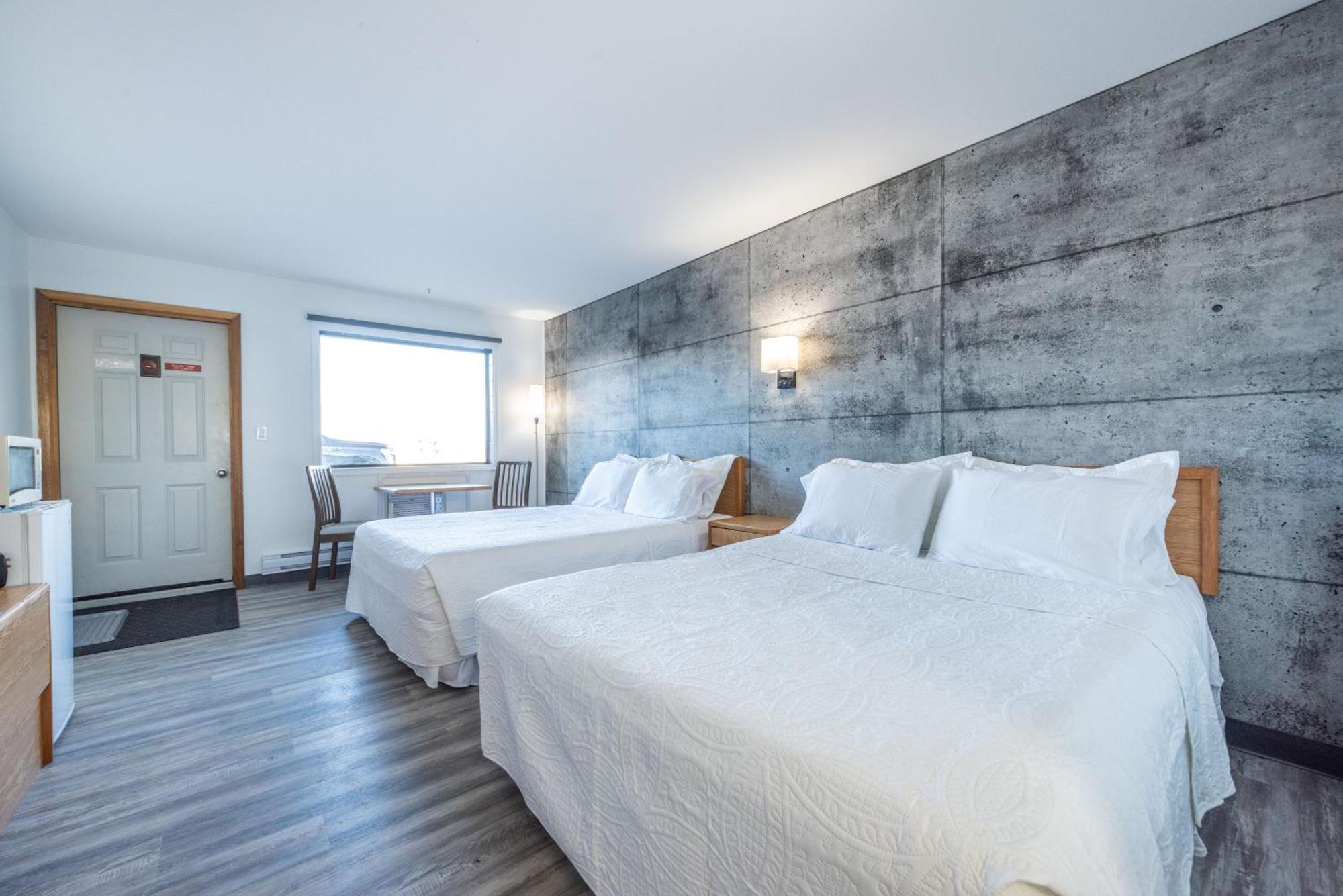 Blue Horse Motel Beiseker ภายนอก รูปภาพ